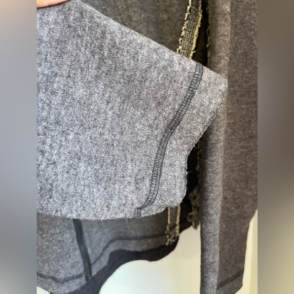 Gray Fringed Women's Sweater - Picture 6 of 12
